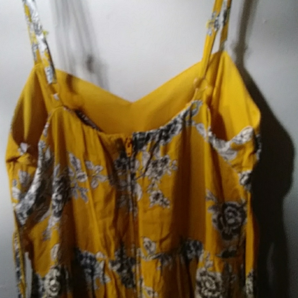 Dress - Picture 3 of 4
